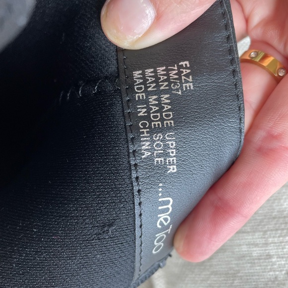 NWOT Size 7 SUEDE BOOTIE with small rivot detail. Never worn ankle boot … - Picture 7 of 7